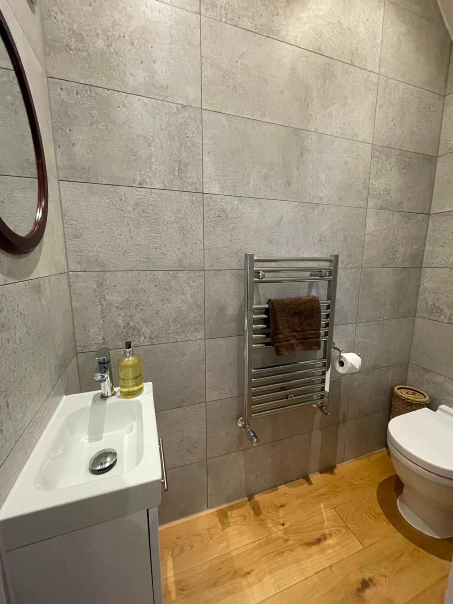 Charming & Cosy Town Centre Home With Parking Γκίλντφορντ Εξωτερικό φωτογραφία