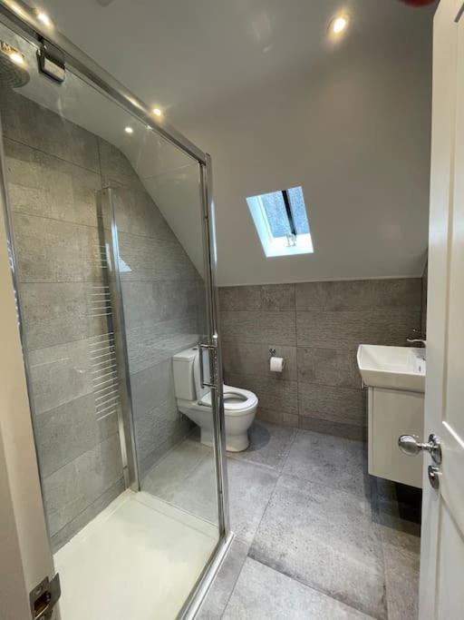 Charming & Cosy Town Centre Home With Parking Γκίλντφορντ Εξωτερικό φωτογραφία